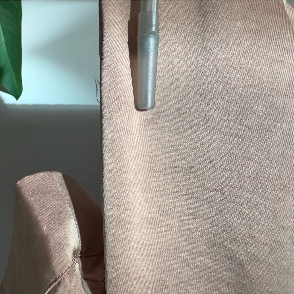 House of Harlow 1960 Revve Tan Women's Button-Up Crop Top Satin Collared Solid S - Image 4