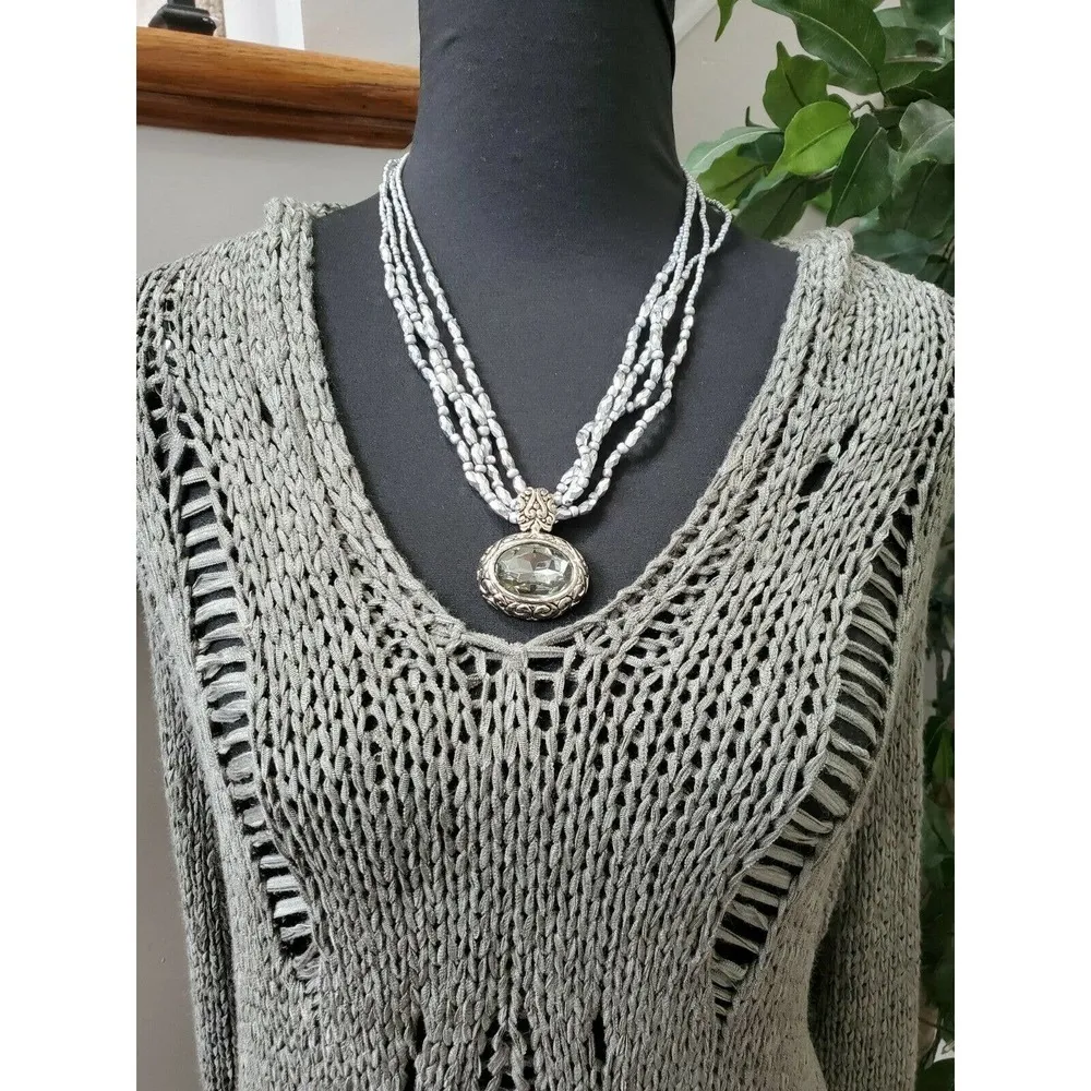 Charlotte Russe Women's Green Nylon & Acrylic Long Sleeve V-Neck Blouses Size 3X - Image 2