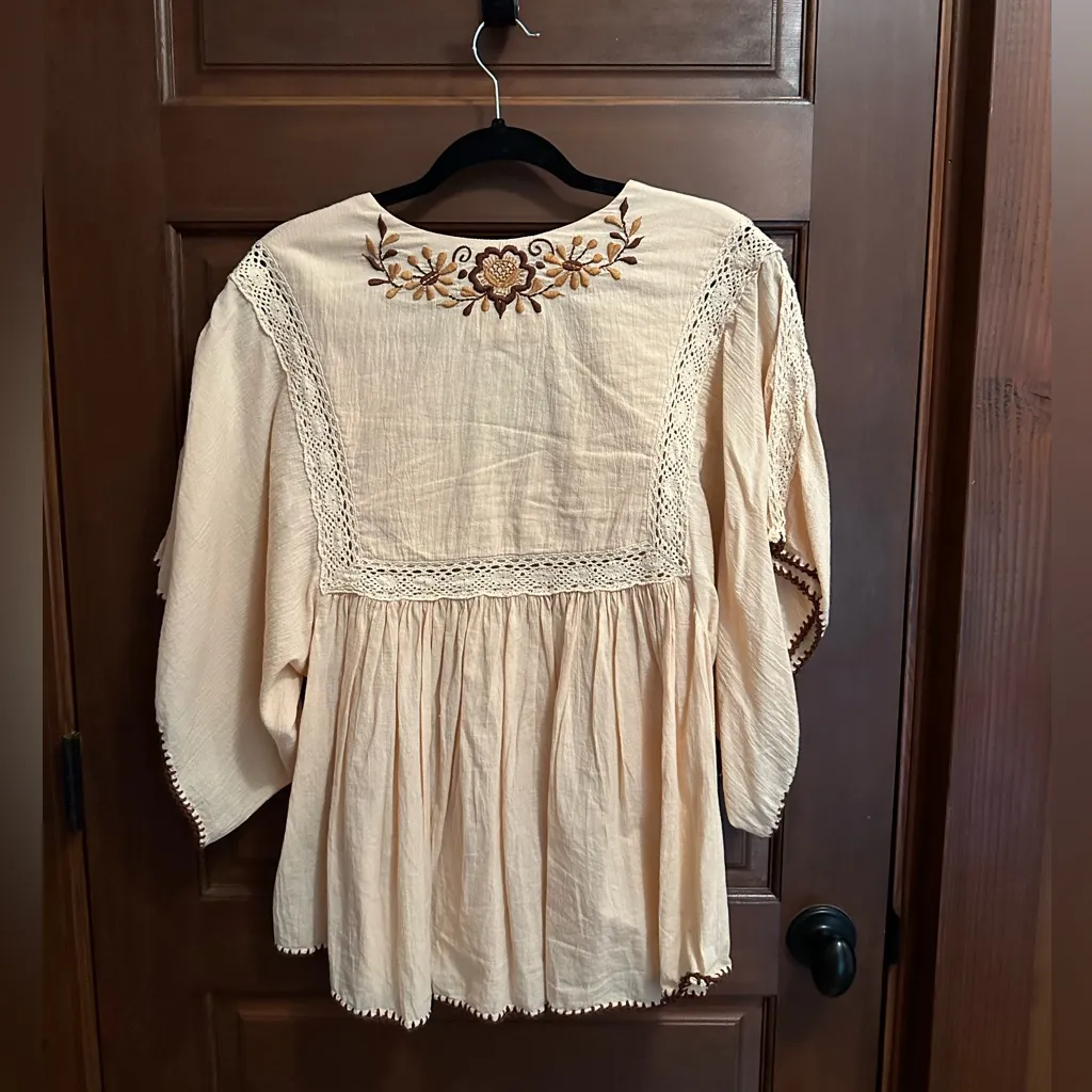 Chasing Unicorns Blouse Size L - Image 2