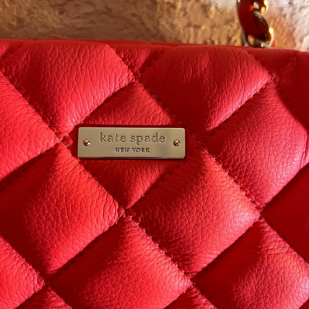 Kate Spade Coral  Quilted Shoulder Bag with Chain Straps Maryanne Flo Gold Coast - Image 2