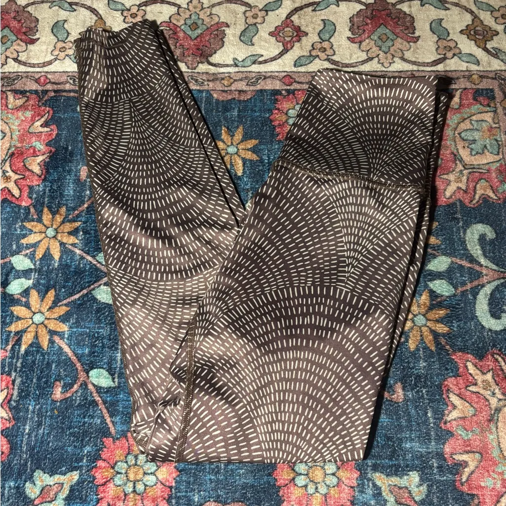 Beyond Yoga Lux High Waisted Etched Fans Legging’s - Image 3