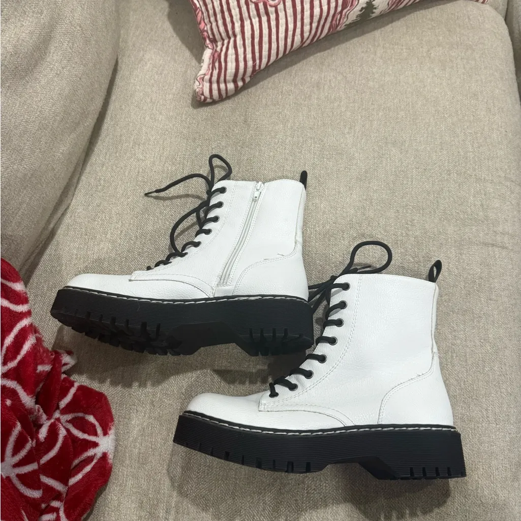 Sincerely Jules Black and White Combat Boots size 7.5 - Image 7