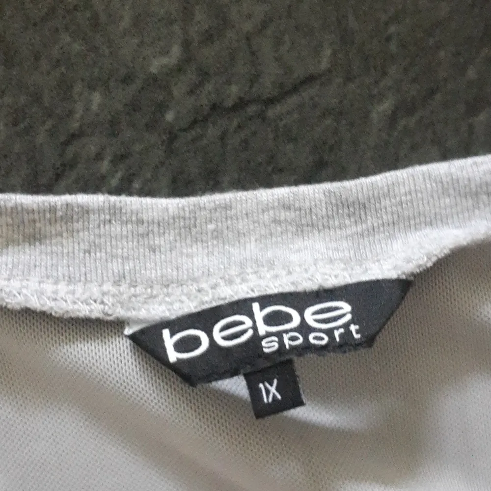 Bebe Sport Top SIZE 1X 7️⃣9️⃣ - Image 2