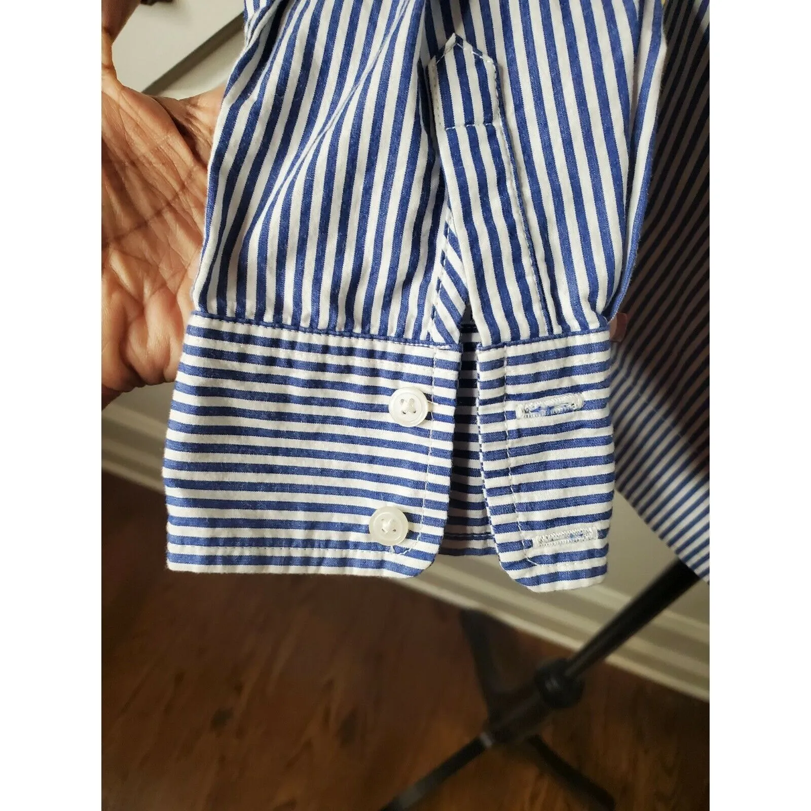 Crown & Ivy Shirt Womens Size Small 3/4 Sleeve Blue and white - Image 4