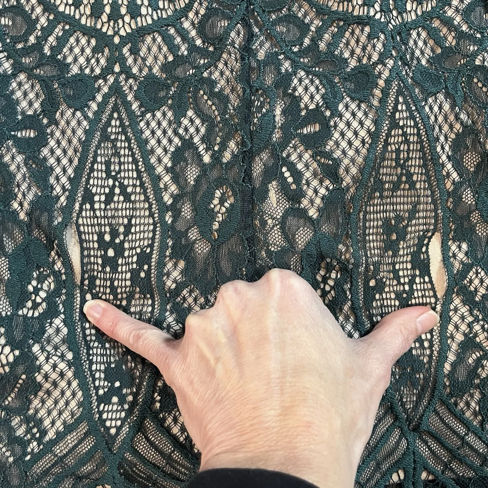 Love Fire Woman's Medium Green Nude Lacy Off the Shoulder Shift‎ Dress - Image 13