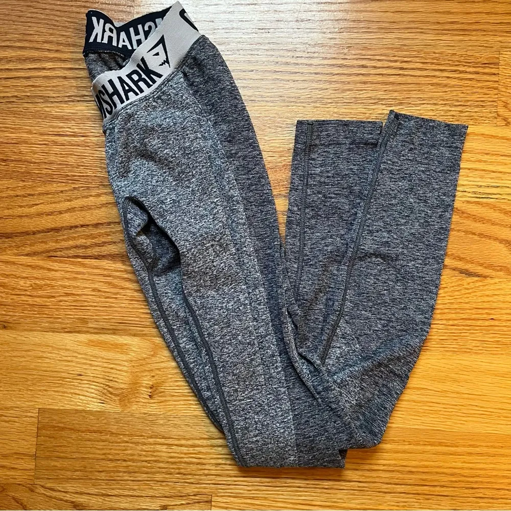 Gymshark gray leggings - Image 3