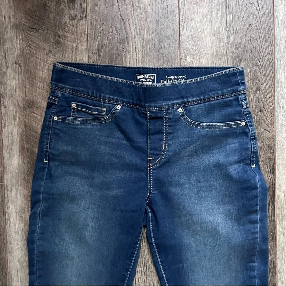 Signature by Levi Strauss Totally Shaping Pull On Skinny Jeans Size 6 Short - Image 8