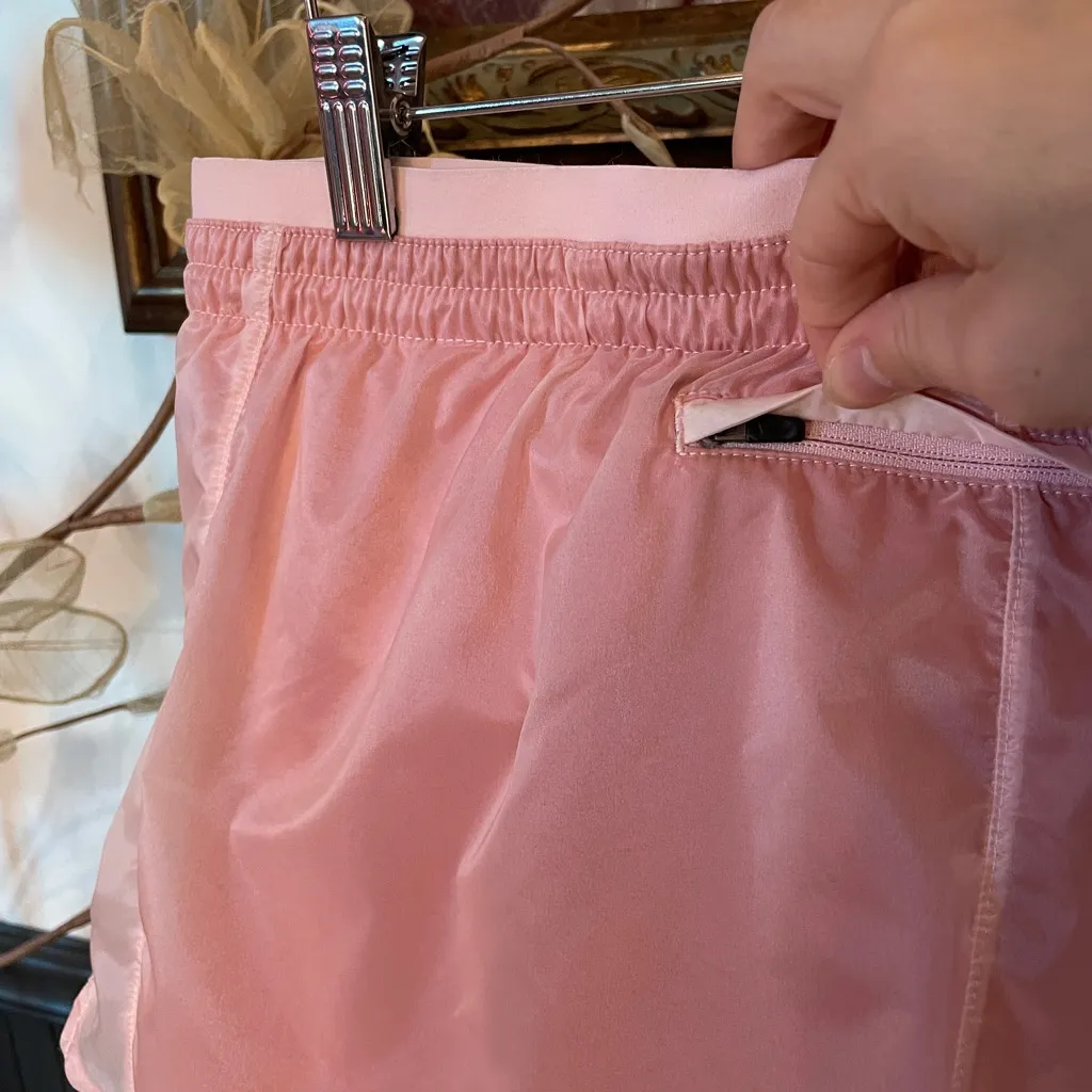 Nike Icon Clash Tempo Luxe Women's Mid-Rise Running Shorts - Sz M 💛🎀 - Image 8