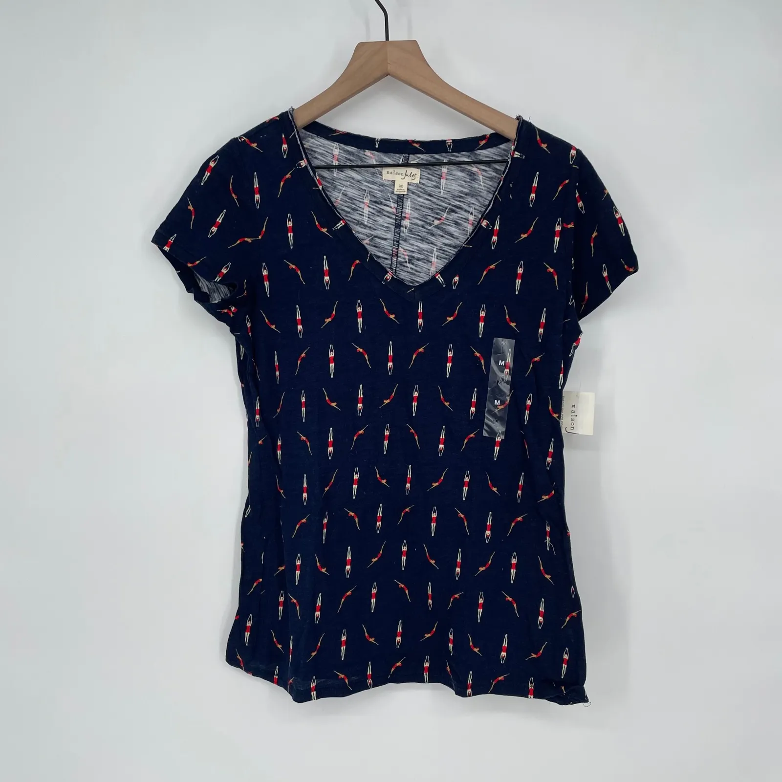 Maison Jules Women's Navy Swimmers Print V Neck T Shirt Size Medium - Image 2