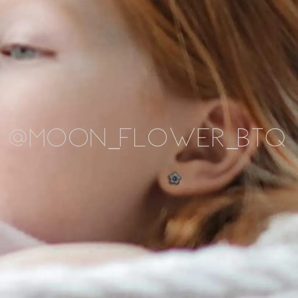 Tiny Black Retro Flower Flat Back Earrings - Image 6