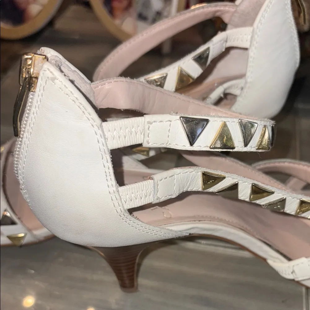 Vince Camuto White Mikal Leather Heeled Sandals w/ Gold Studs & Zipper Back EUC - Image 8