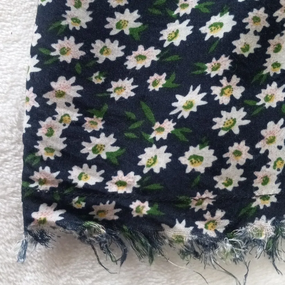 Elan Navy Blue Ditzy Daisy Floral Print A-line Tie Waist Midi Skirt - Image 10