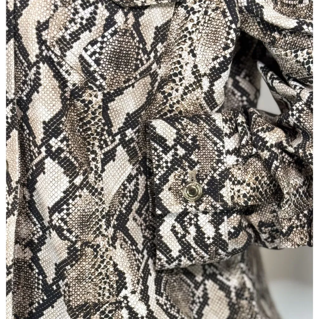 Boston Proper Size M Woman  Sneak Print Button-Up Shirt  Cotton/Spandex Blend - Image 9