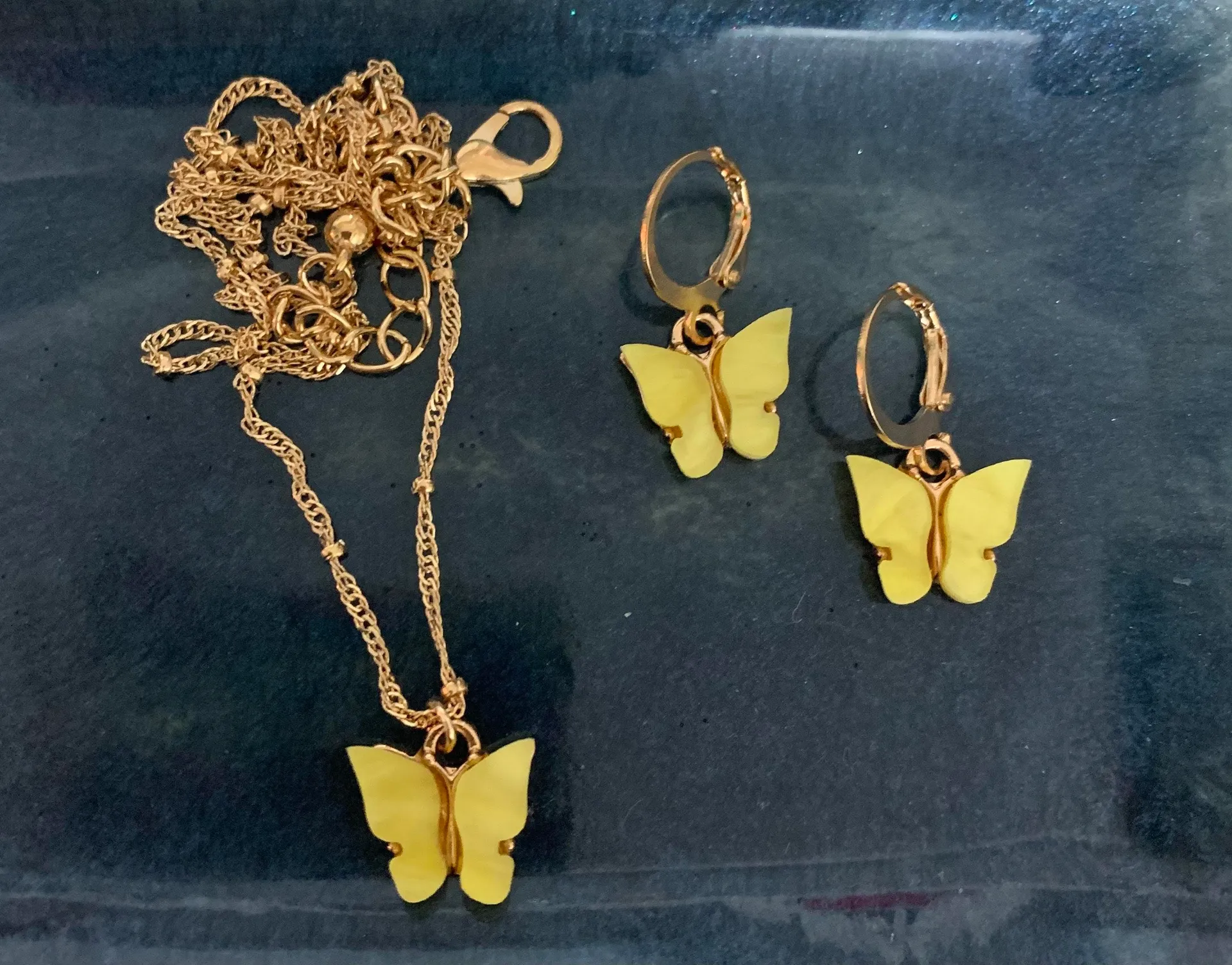 NEW Butterfly earring & Necklace Set Yellow - Image 2
