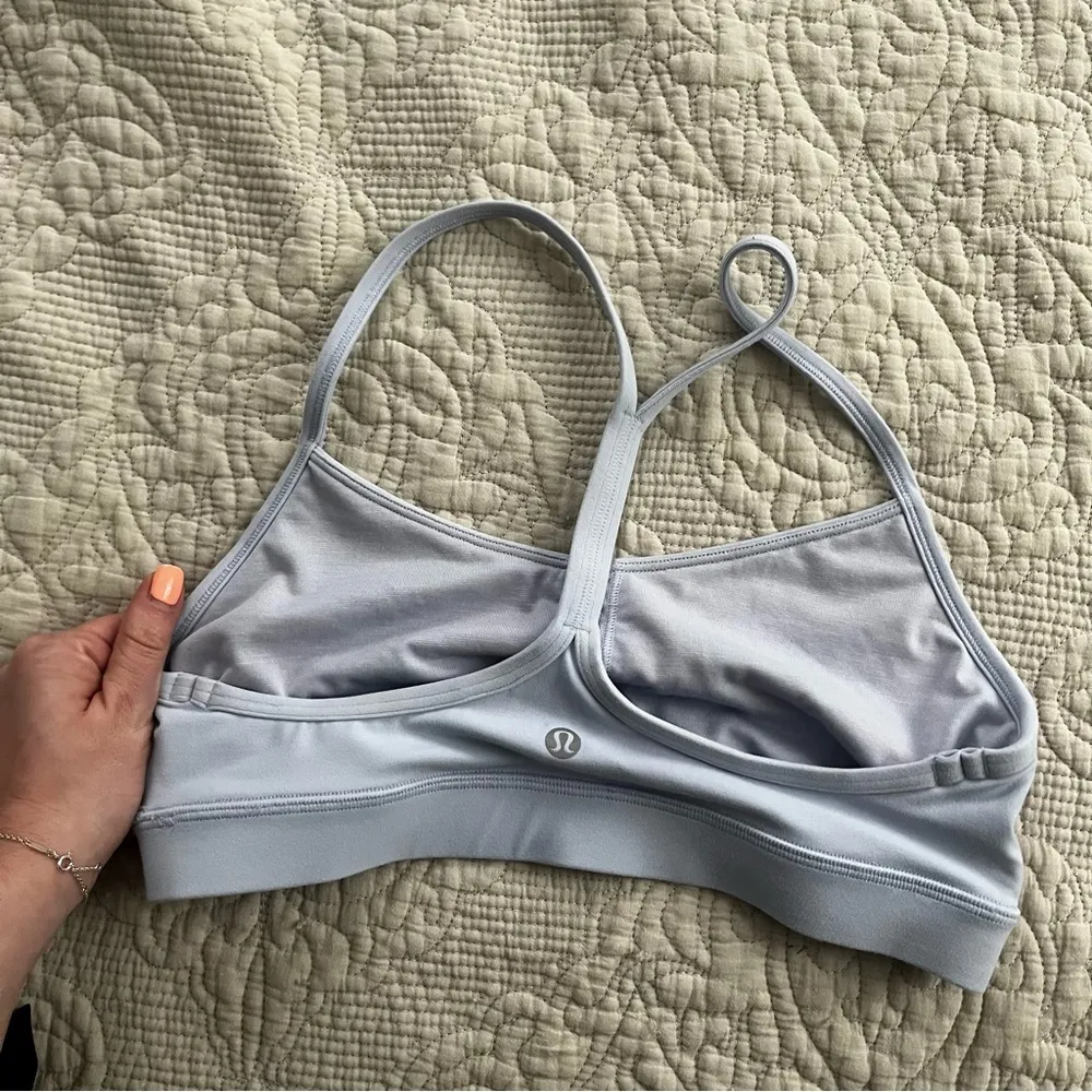 Lululemon light blue flow y bra size 8 - Image 2