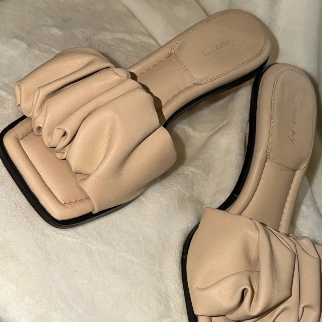 Circus by Sam Edelman Slade Ruffle Slide with a 3 inch heel new size 8.5 - Image 4