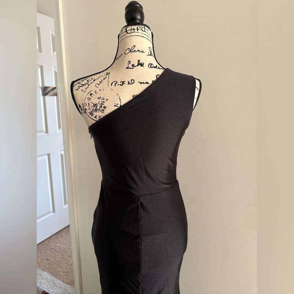 Nicki B One Shoulder Sheer Cut Side Slit Black Formal Gown Size M - Image 10