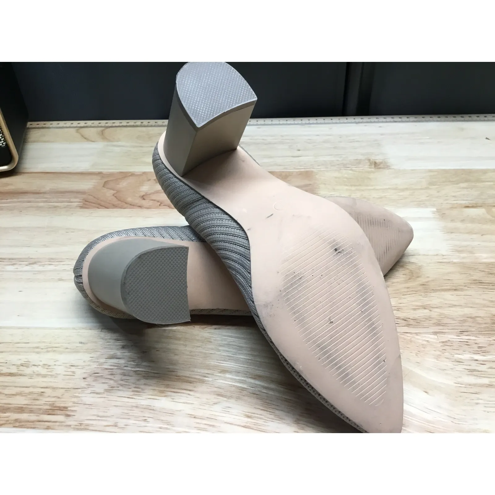 Women's 7 Gray Knit Slip - Image 5