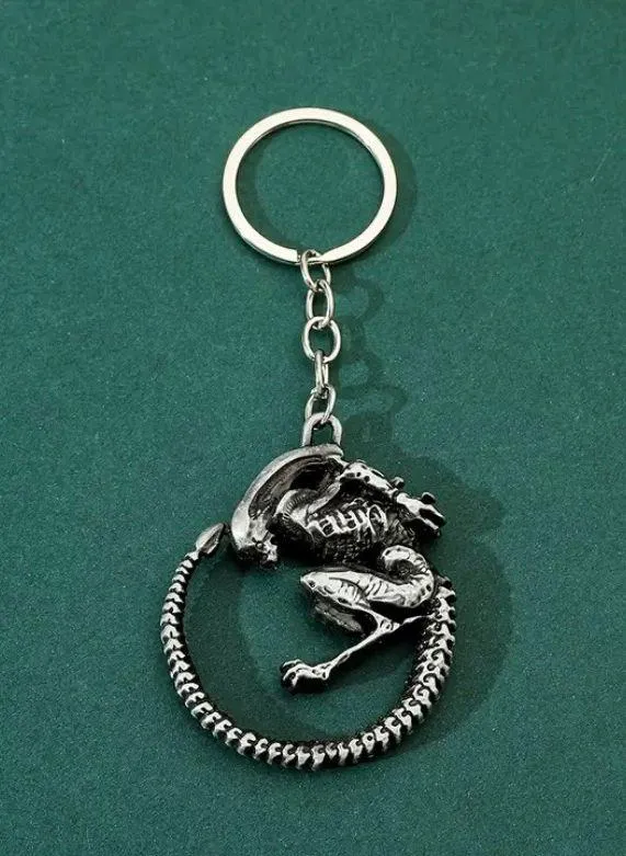Gothic Punk Horror Alien Creature Keychain , Street Boho Grunge Y2k Scifi - Image 2