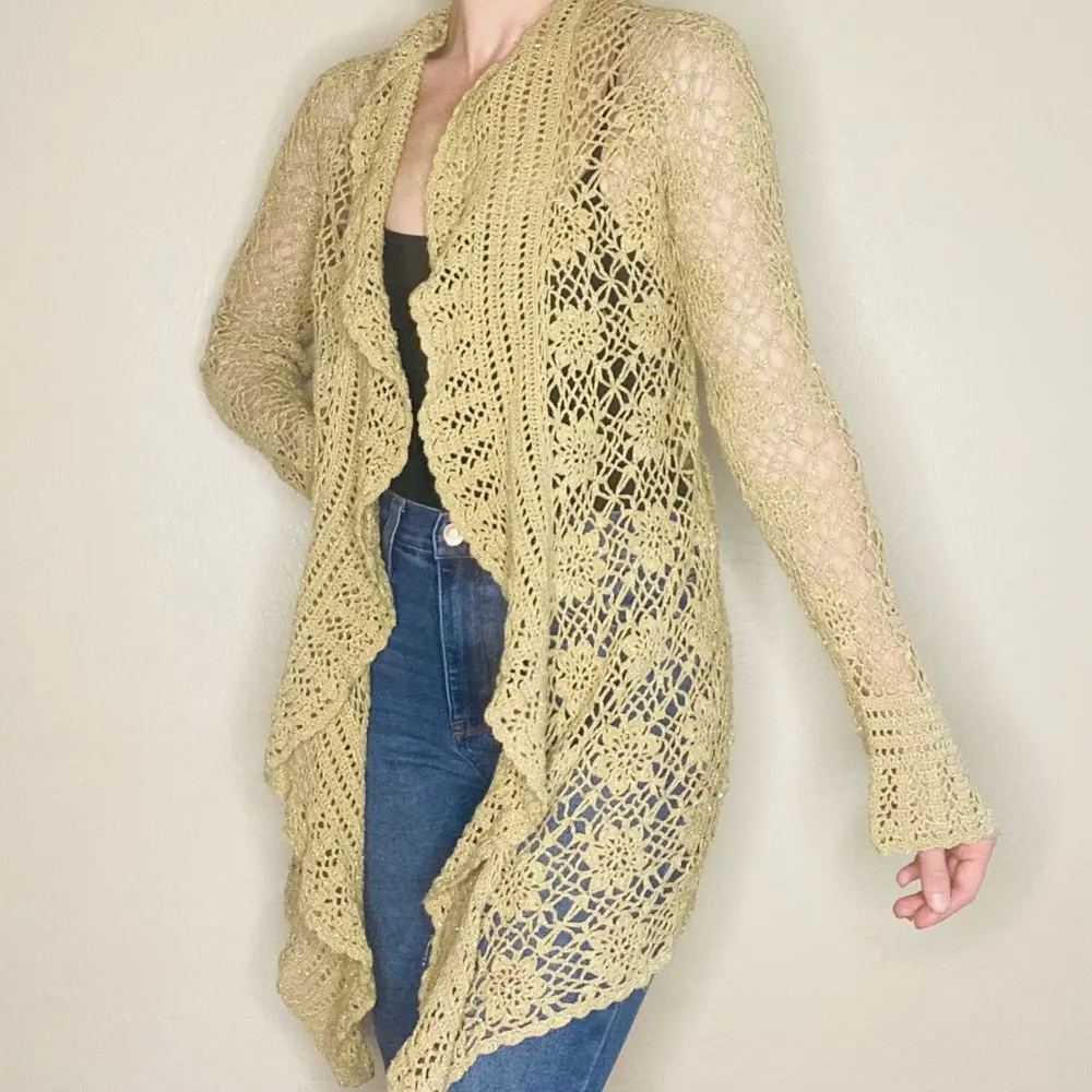 Karen Kane  Tan Gold Metallic Long Hippie Y2K Crochet Ruffle Open Cardigan - Image 6