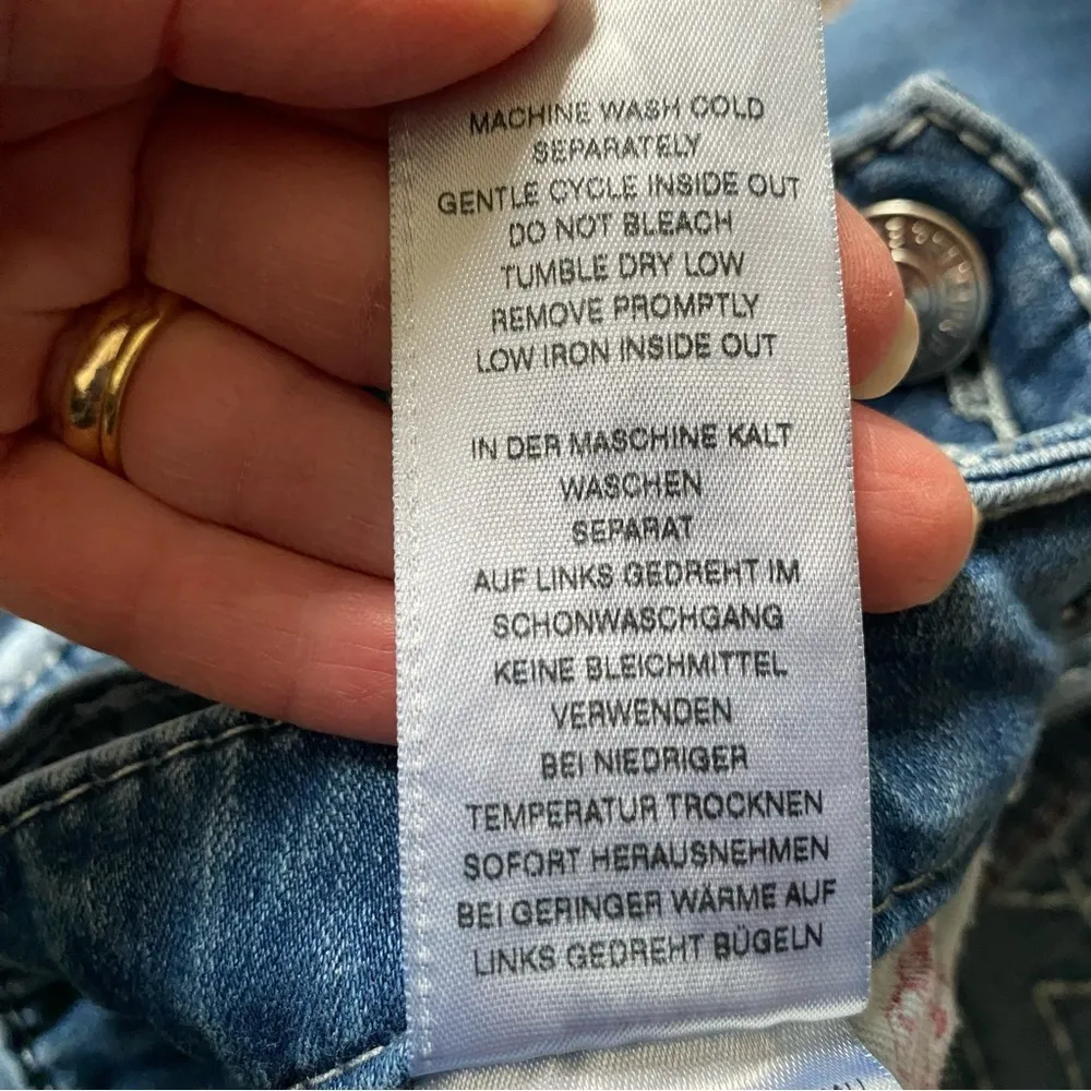 True Religion 28 (6) World Tour denim jean capri women’s button zip closure - Image 12