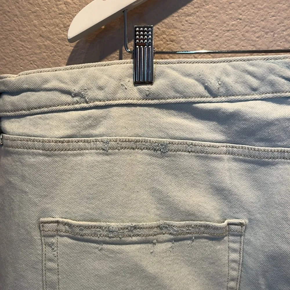 New Wild Fable Women's Super-High Rise Tapered Jeans Light Wash Size 26 NWT - Image 10