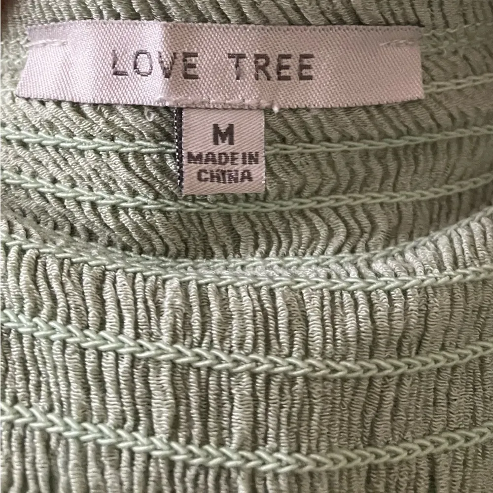 LOVE TREE Green Sleeveless Flowy Sundress Dress with Lace Detail - Image 5