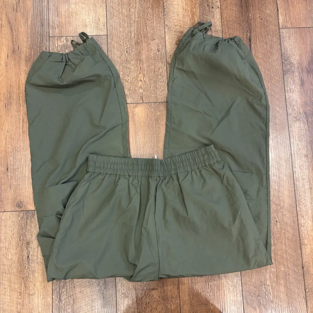 Fabletics Nylon Cargo Jogger Womens L Olive Green Baggy Roomy Workout Pull-on - Image 4