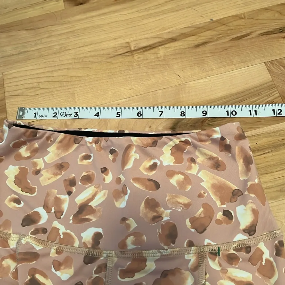 Strut this  Camo Workout Leggings - Medium - Image 5