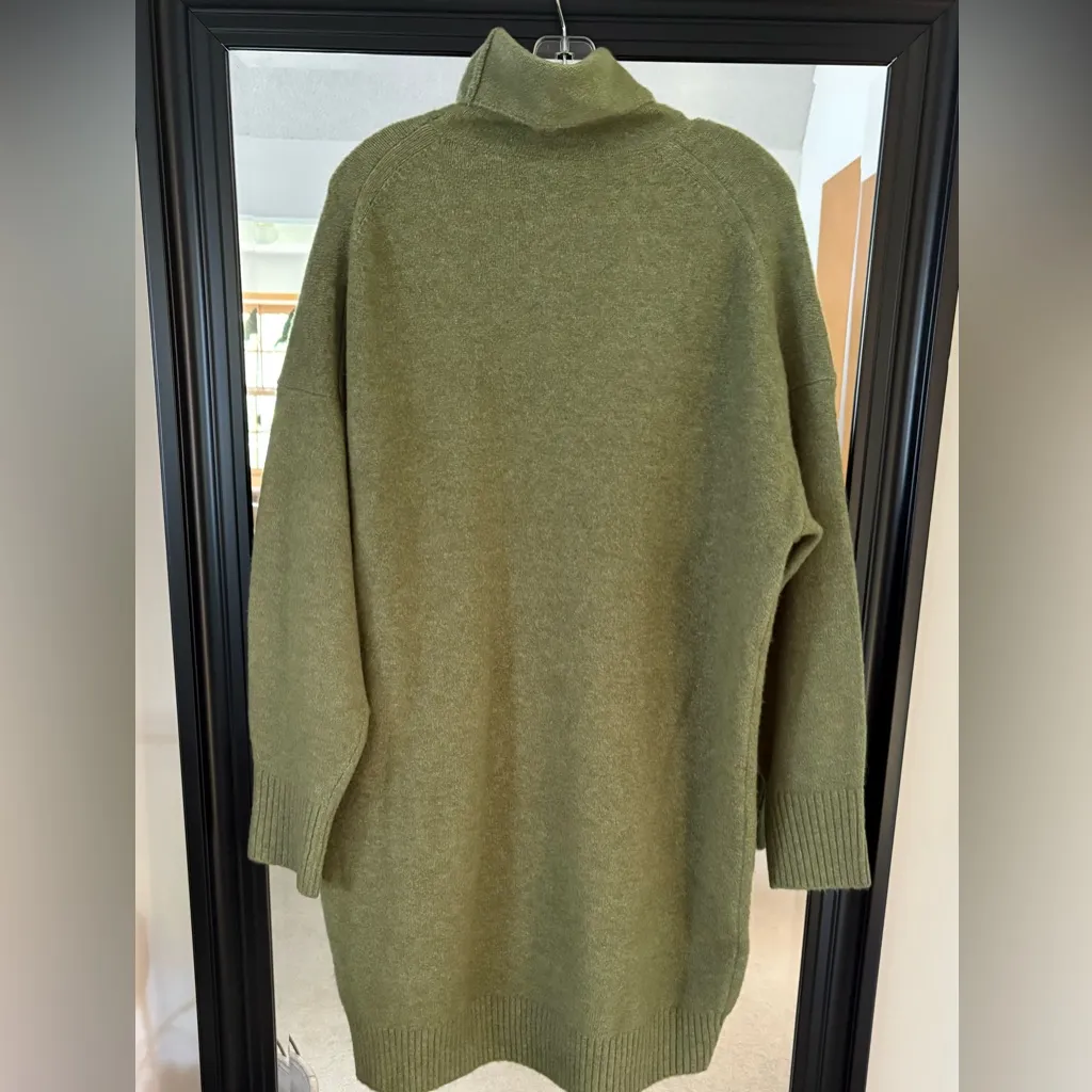 UNIQLO Green Turtleneck Sweater Dress - Image 3