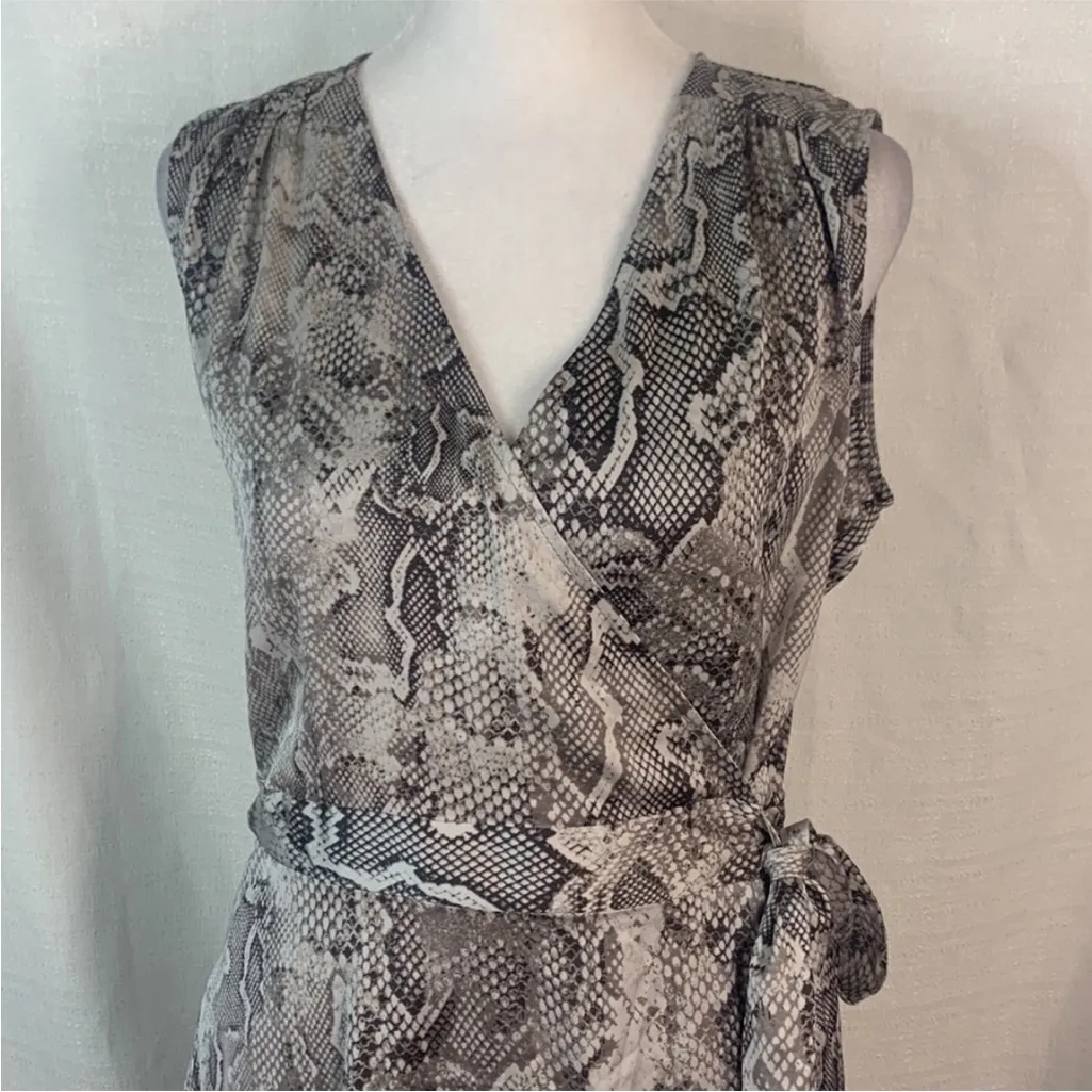 White‎ House Black Market Lunar Snake Skin MIdi Wrap Dress Sz 6 NWT Gray - Image 5
