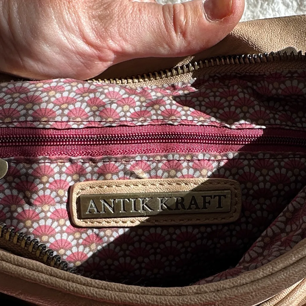 Antik Kraft Blush Pink Crossbody Bag - Image 2