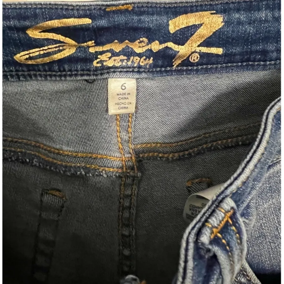 Seven7 Weekendsum Women's Size 6 Blue Denim Cutoff Embroidered Bee Daisy Pocket - Image 4