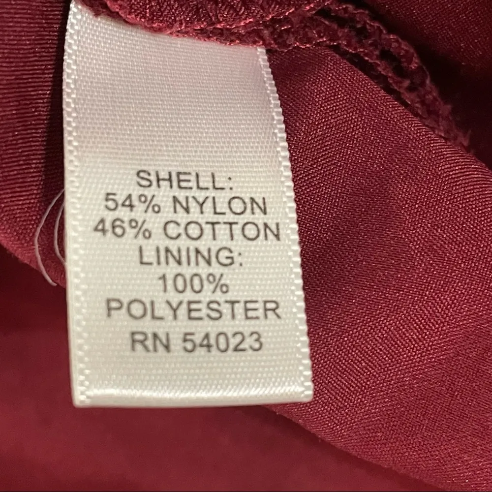 Banana Republic Sleeveless Burgundy Lace Top - Image 12