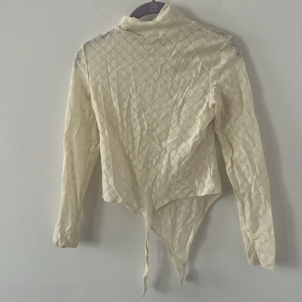 Open Edit Ivory White Long Sleeve Mock Neck Floral Lace Bodysuit Size Medium - Image 5