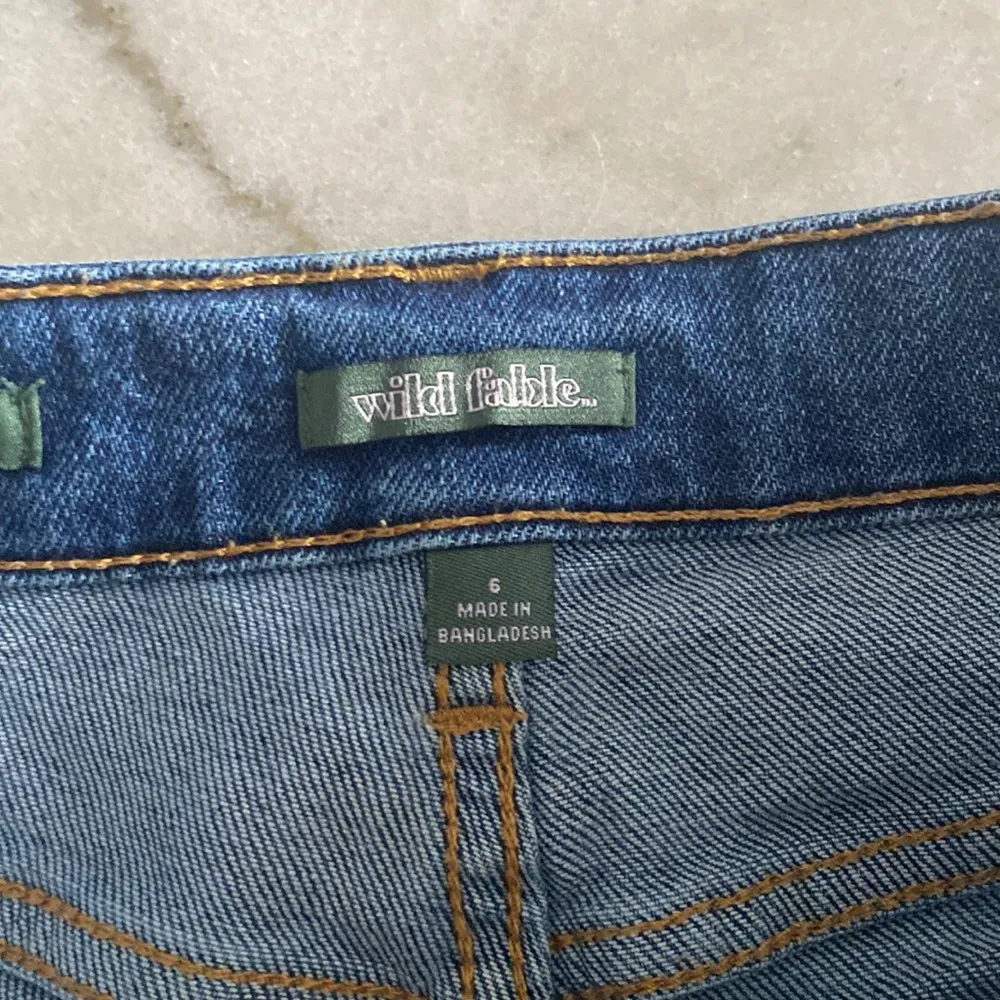 Women's High-Rise Cut-Off Mom Jean Shorts - Image 2