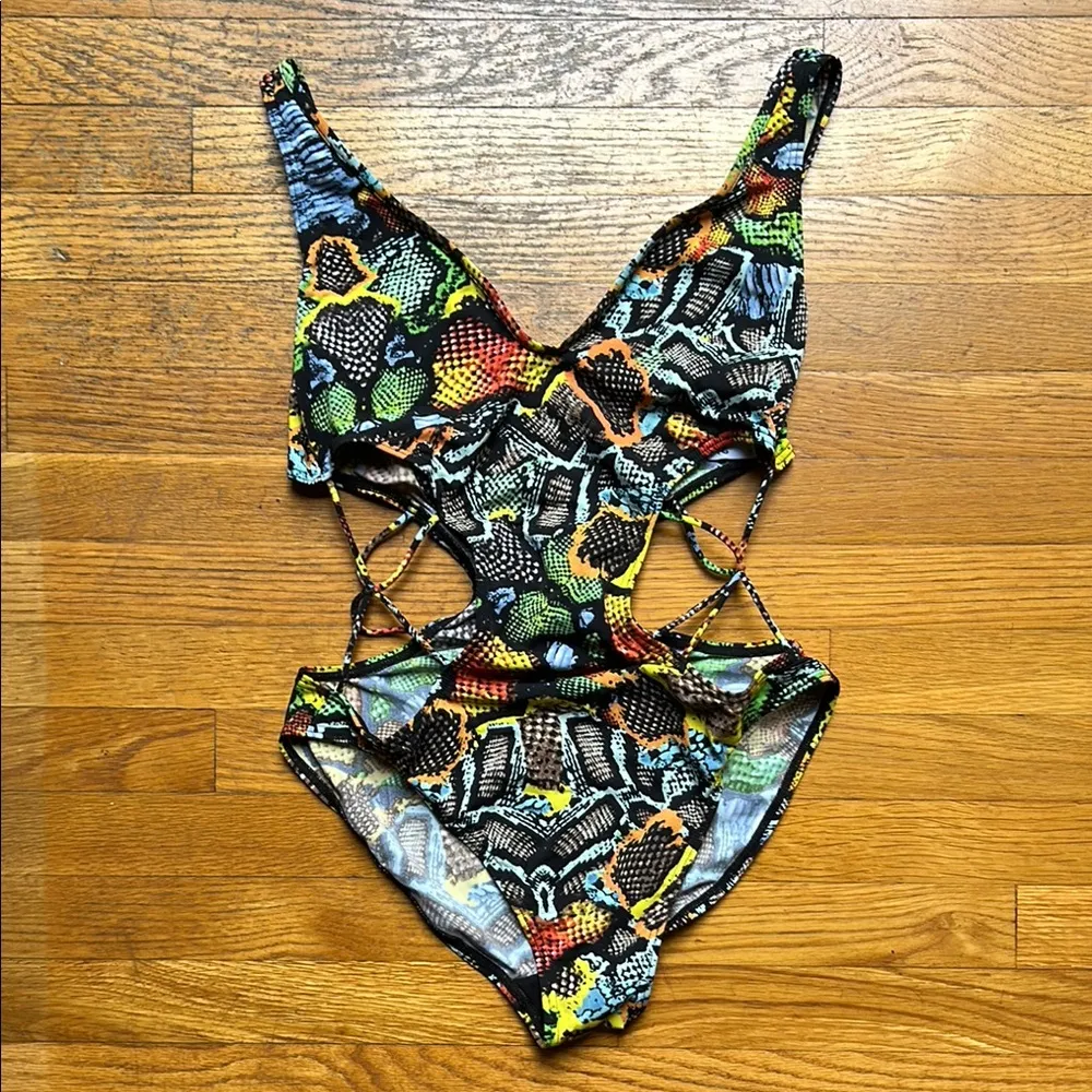 LISA MAREE Wind & Cartwheels Swimsuit. Small 🌊🎡 Green - Image 4