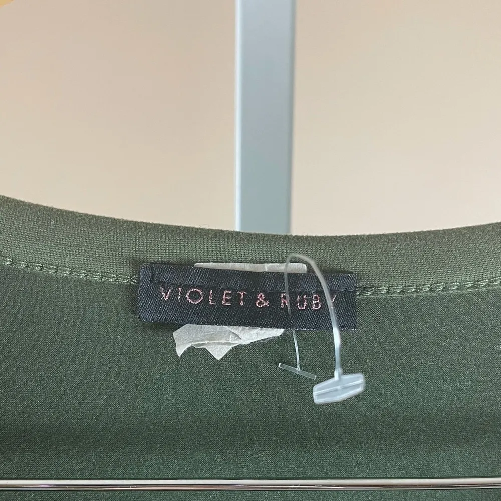 Violet & Ruby Large Momlife Maternity Ruched Tee Olive Green Earth Tone Size undefined - Image 3