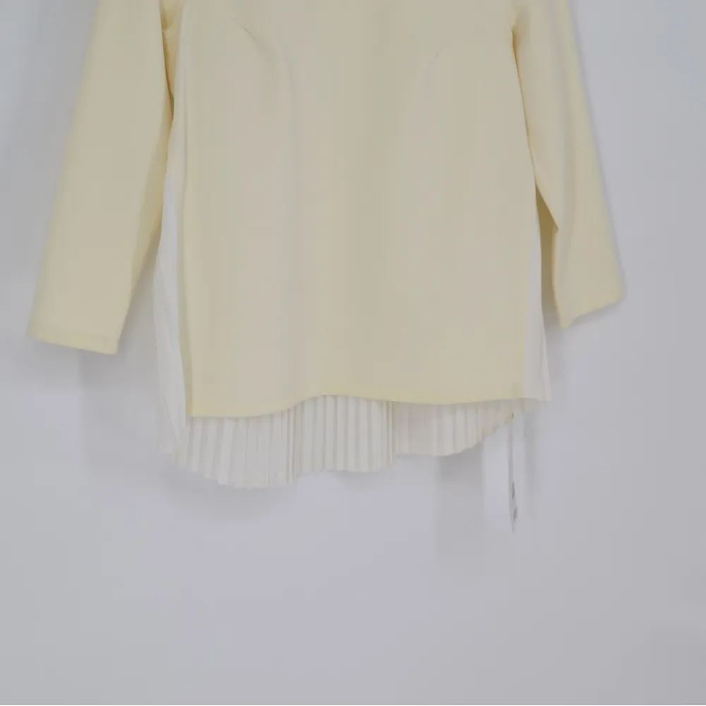 NEW Lululemon Pleat On Long Sleeve Top Crewneck Cream Women's 6 - Image 5