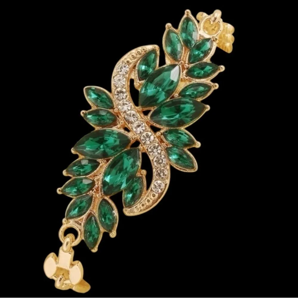 💚 18k Gold Tone green rhinestones bracelet 💚 - Image 2