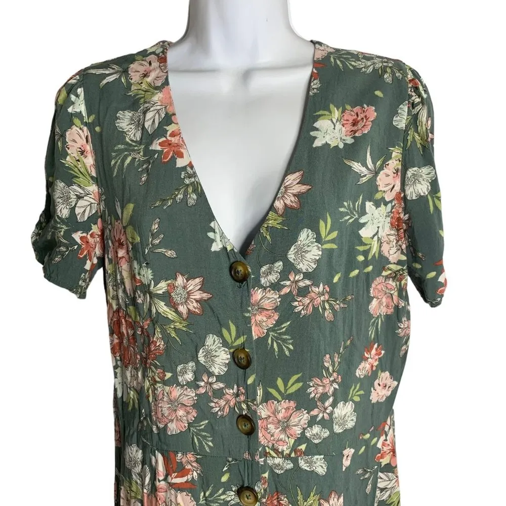 Xhilaration Cropped High Rise Jumpsuit L Green Floral V Neck Button Short Sleeve - Image 2