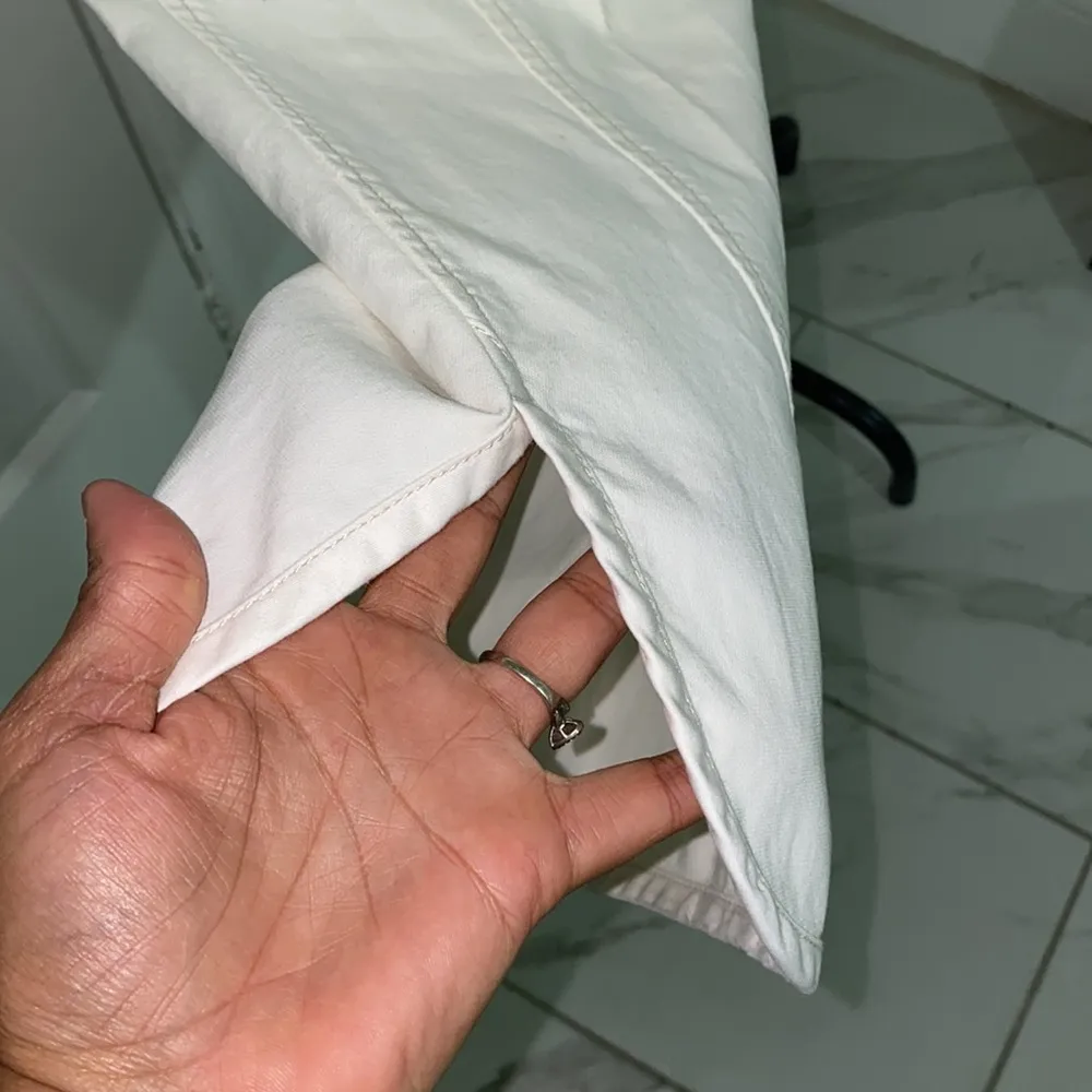 Banana Republic Slits Hem Pant. Size 2 - Image 6