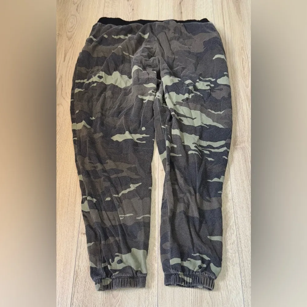 Victoria's Secret sport green black camo Camouflage jogger sweatpants - Image 3