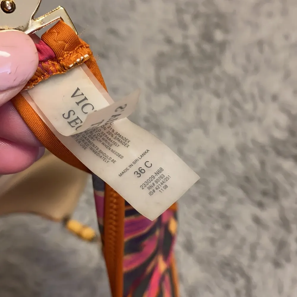 Victoria’s Secret Bikini Top Halter Swimsuit Swim 36C L - Image 6