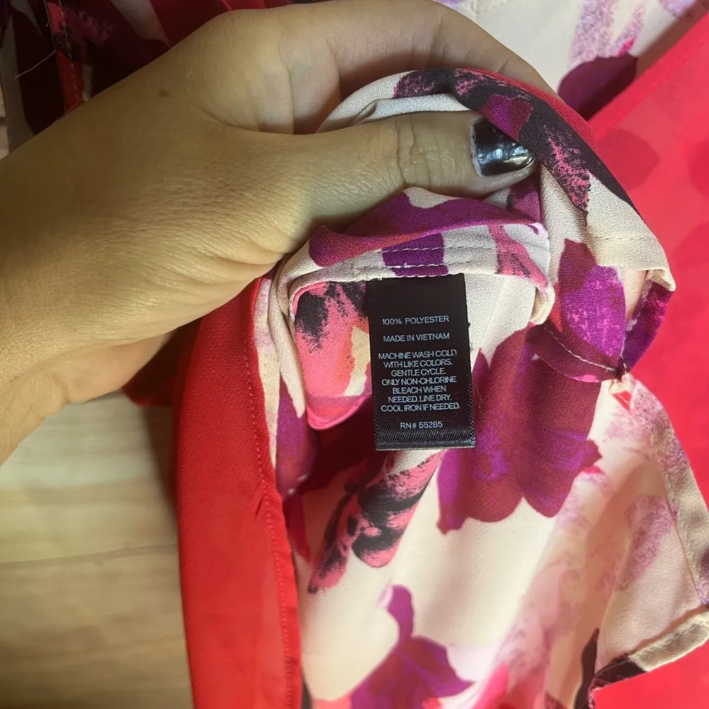 EXPRESS NWT  Women’s Large Red Flowered Double Layered Tank Top Adjustable Straps - Image 5