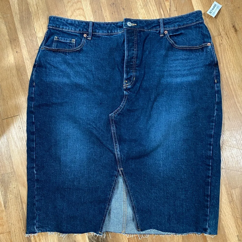 NWT  Midi Denim Skirt Higher High Rise - Secret Slim Pockets - Size 18 - Image 3