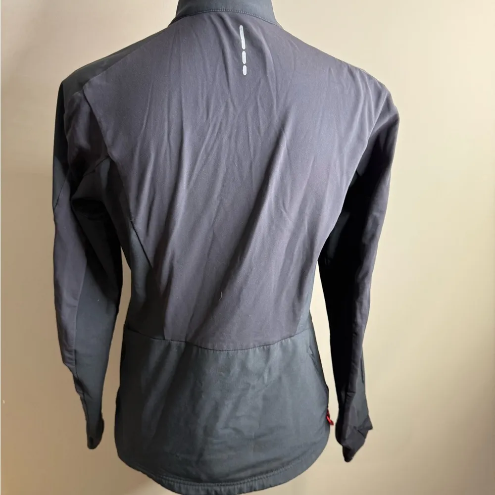 Salomon Women's Black Jacket with Pink Accents clima wind momentum jacket med - Image 8