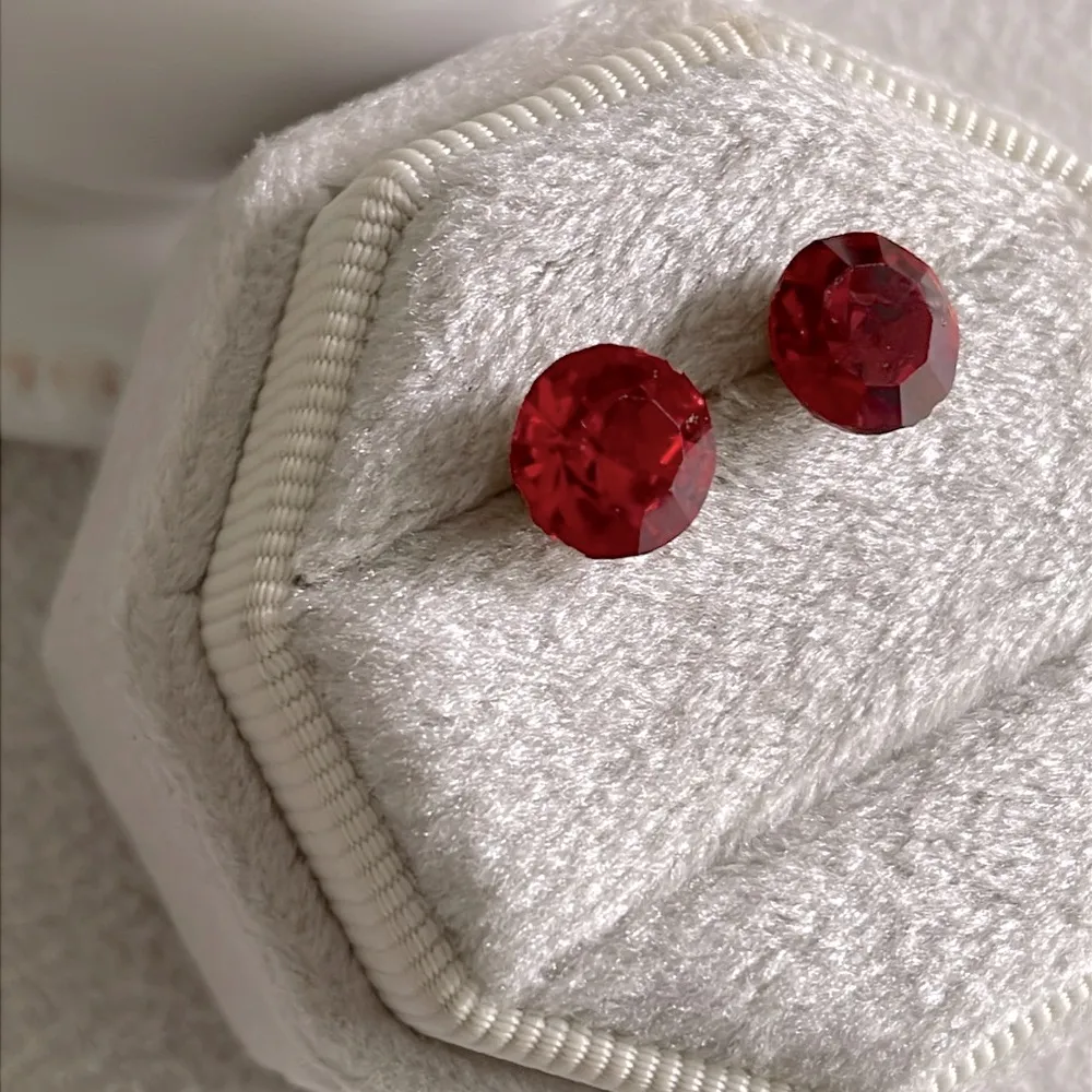 Ruby red stud earrings - Image 4