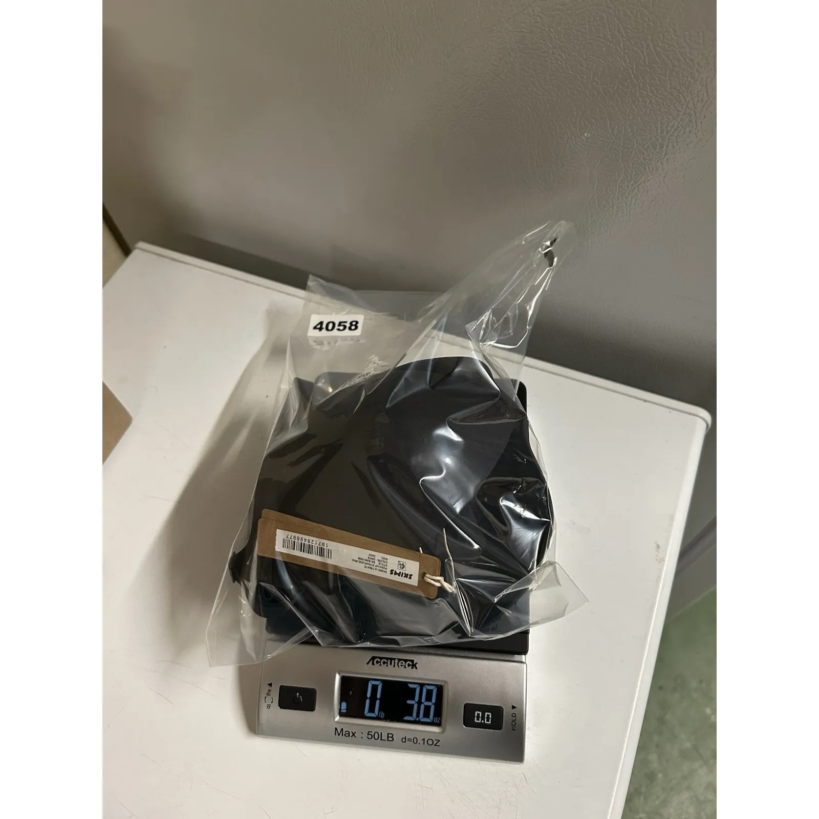 Skims Ultimate Push Up Strapless Bra Onyx Black Underwire Padded Size 32DD - Image 6