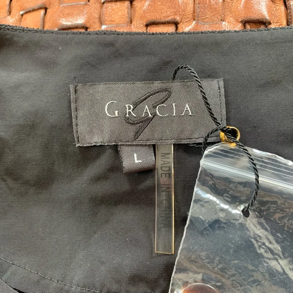 NEW Gracia Black Puffy Sleeve Shirt - Image 5